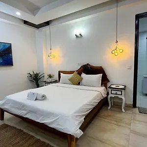Bed & Breakfast Avatar Living @safdarjung Enclave ***